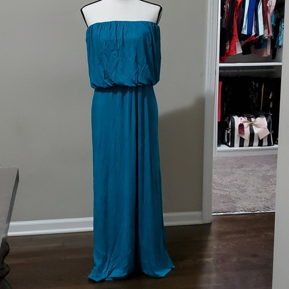 forever 21 blue maxi dress | Dresses | Forever 2 L Strapless Teal global-merch_drop-MAY26 Taylor Swift Wore the Size:2X Tall offering comfort and easy